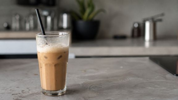 5 erreurs communes qui ruinent la préparation d’un café frappé