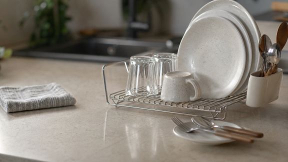 Simplifier la vaisselle après le repas : les stratégies qui marchent