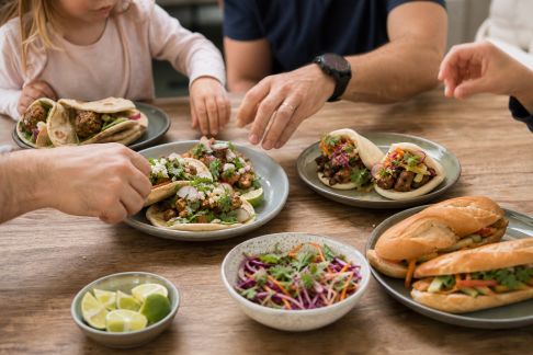 Street food : recettes authentiques à refaire en famille