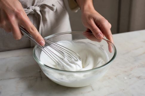 Foisonner un appareil : technique simple pour desserts aériens