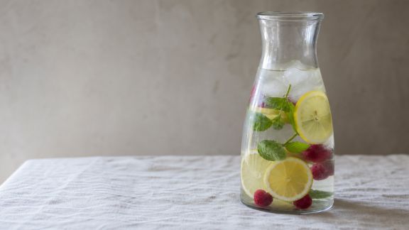 L’art de la carafe : préparer facilement des infusions rafraîchissantes